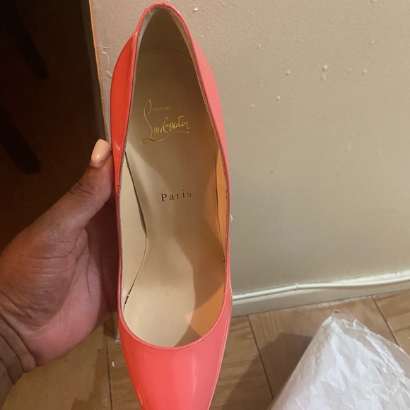 SOLD!!!🔥🔥🔥 Authentic Christian Louboutin So Kate Patent Pumps 🔥🔥🔥 - Picture 3 of 6